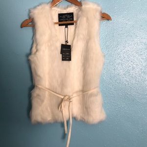 Ivory Furry Vest 🌸